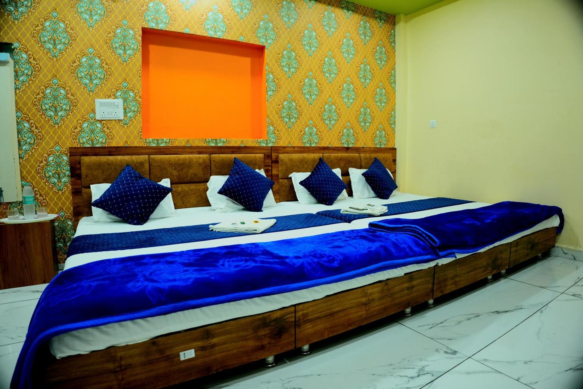 Hotel Ganraj Ujjain Exterior foto